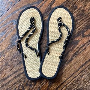 NWOT H&M Flip Flop Sandals Size 7